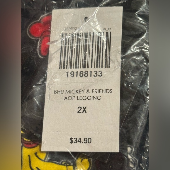 NWT Her Universe Disney Mickey And Friends AOP leggings 2x/5X - Picture 5 of 14